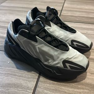 Yeezy Boost 700 MNVN Metallic Grey